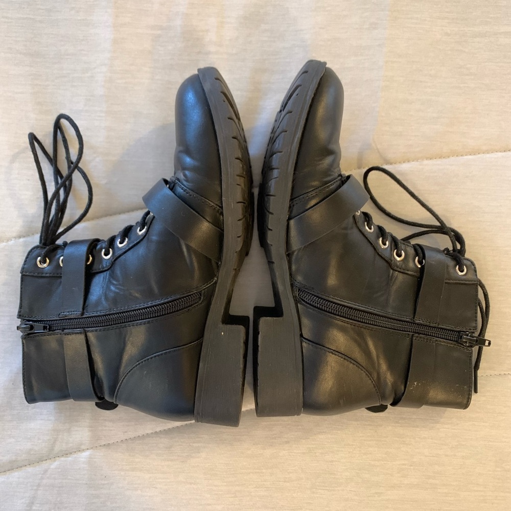 Hot Topic Mad House Buckle Boots size 8 - Picture 10 of 11